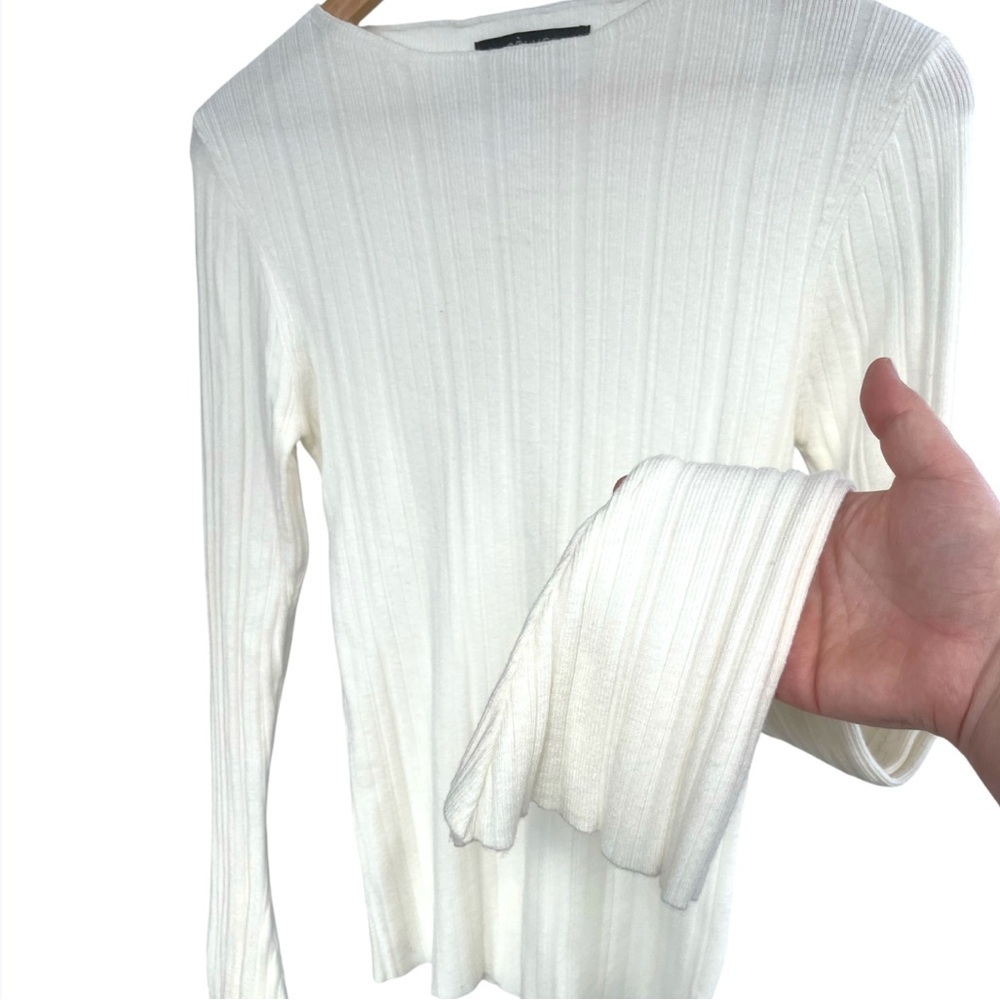 DÈLUC White Ribbed Light Knit Sweater - Picture 5 of 7